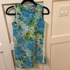 Lilly Pulitzer girls “vintage” sleeveless shift dress. Hawaiian Plumeria print.